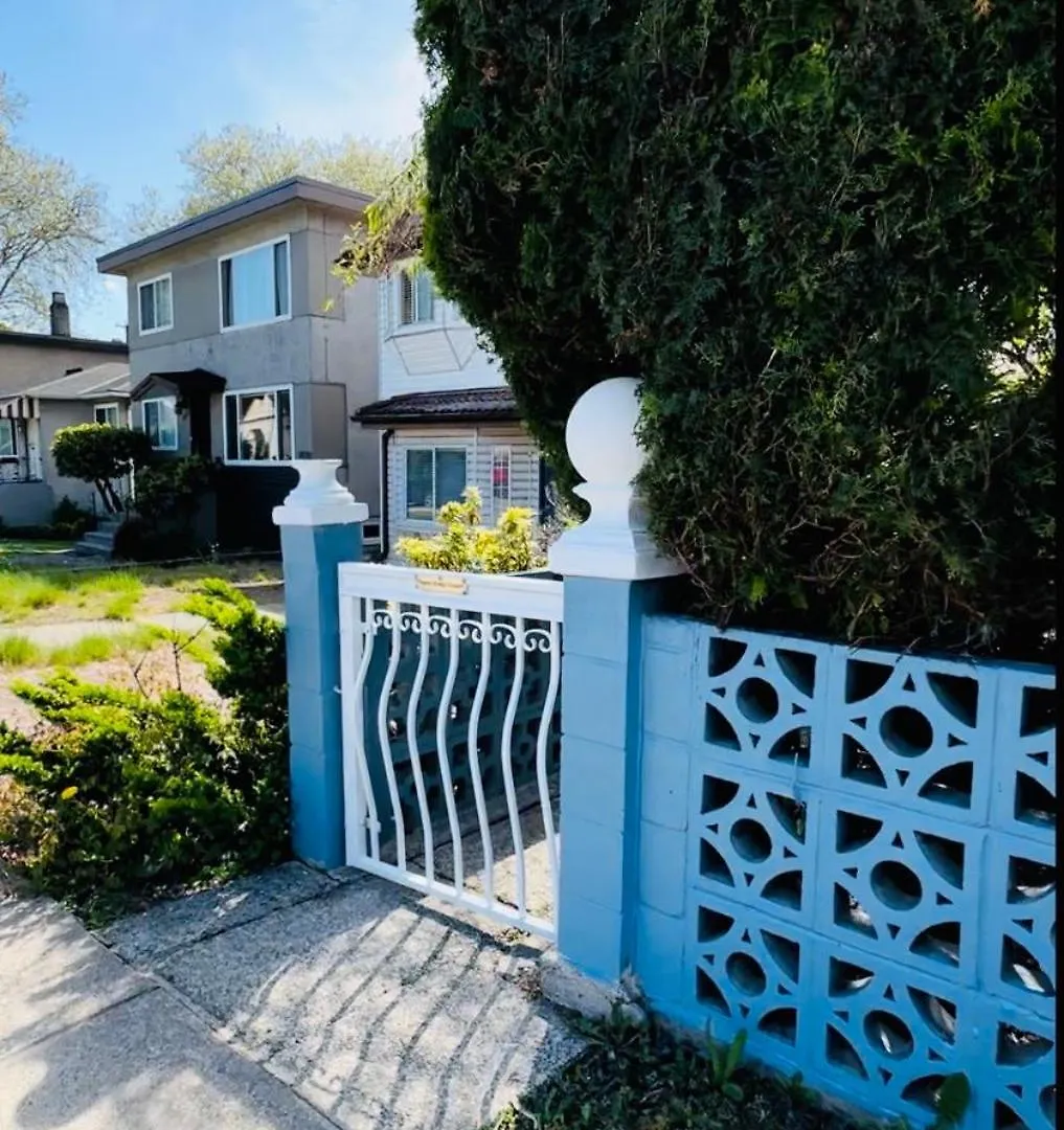 Petite Main Street Haven Apartment Vancouver